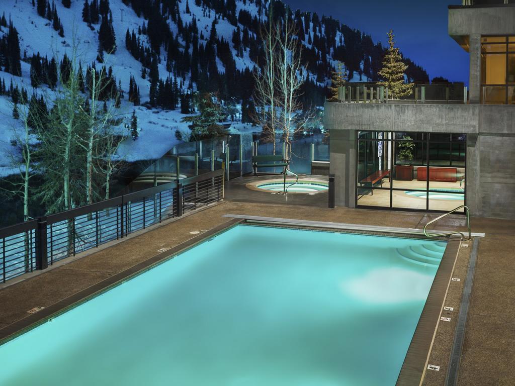 Alta'S Rustler Lodge Exterior photo