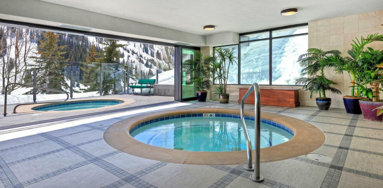 Alta'S Rustler Lodge Exterior photo