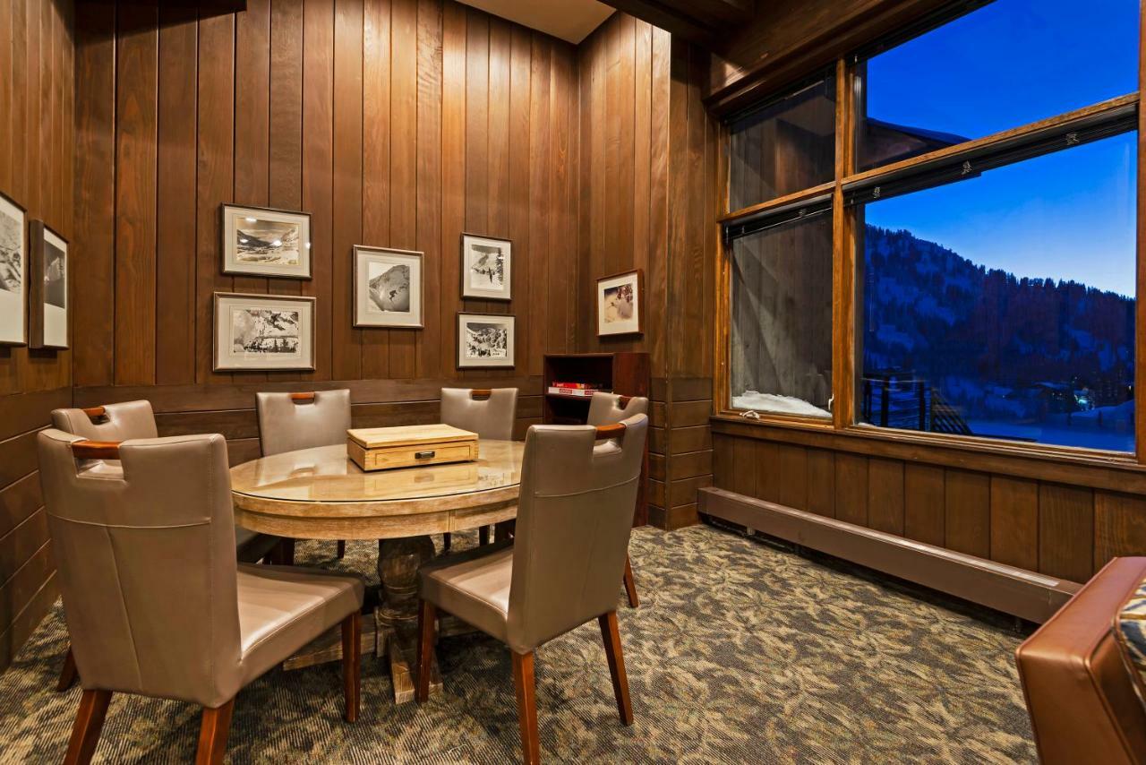 Alta'S Rustler Lodge Exterior photo